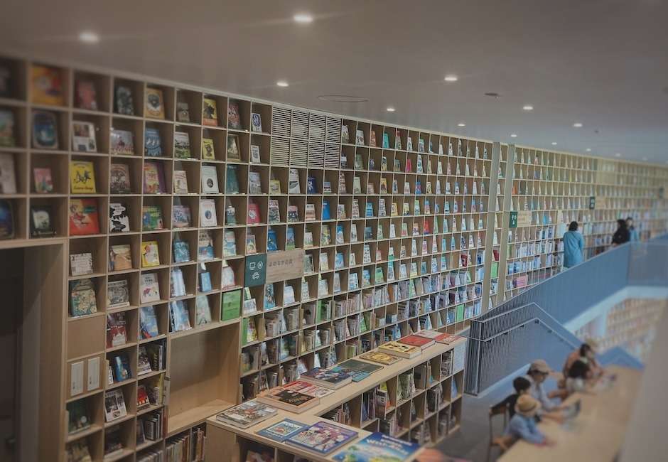 本屋内装の設計・施工前に押さえるべき注意点とチェックリスト